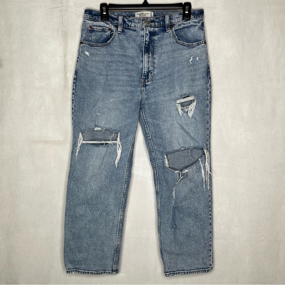 Abercrombie & Fitch Ankle Straight Ultra High Rise Jeans‎ - Picture 3 of 6